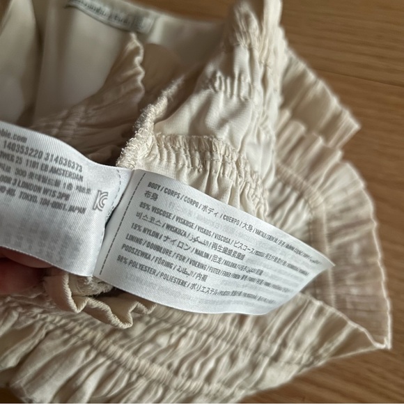 Abercrombie & Fitch Crème Crinkled Plunge Top Small - Picture 4 of 8